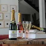 La Colonie Bed and Breakfast 3*