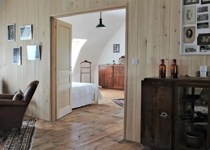 Alojamento de Acomodação e Pequeno-almoço La Colonie 3*