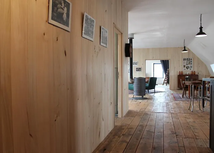 La Colonie Alojamento de Acomodação e Pequeno-almoço Aubrac