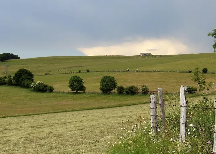 Alojamento de Acomodação e Pequeno-almoço La Colonie Aubrac