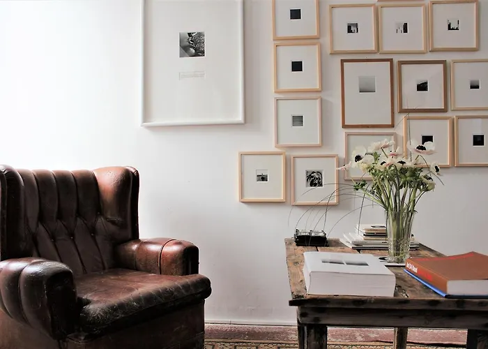 Alojamento de Acomodação e Pequeno-almoço La Colonie 3*