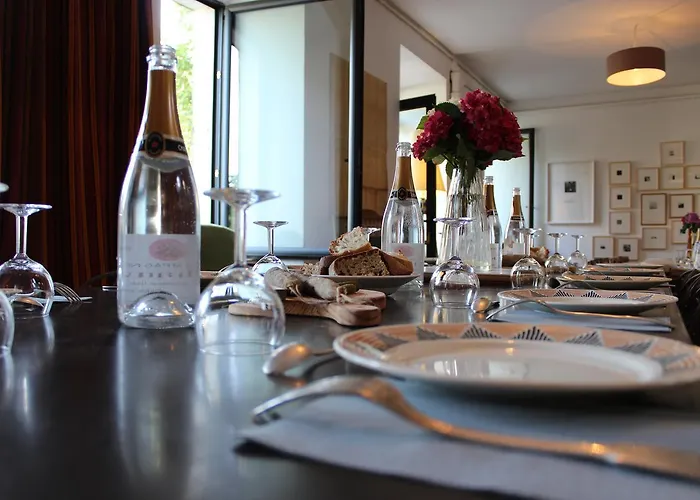 Alojamento de Acomodação e Pequeno-almoço La Colonie 3*