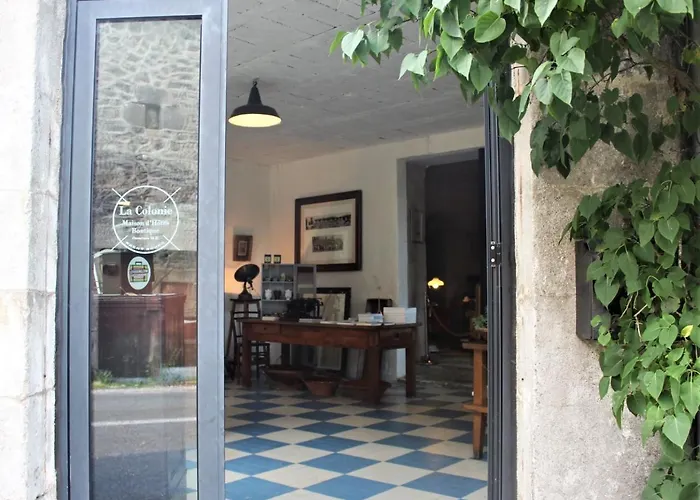 Alojamento de Acomodação e Pequeno-almoço La Colonie 3*